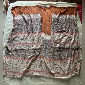 American Eagle Outfitters Orange Floral Kimono